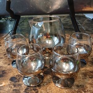 Stylish Silver Drinkware Set